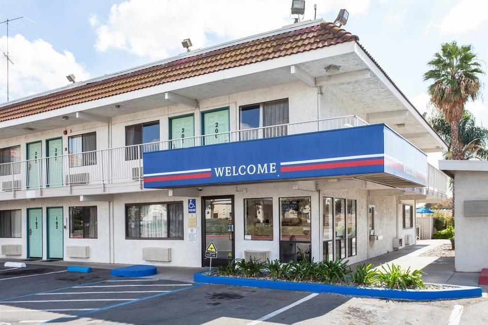Hotel 6-modesto, Ca 3*