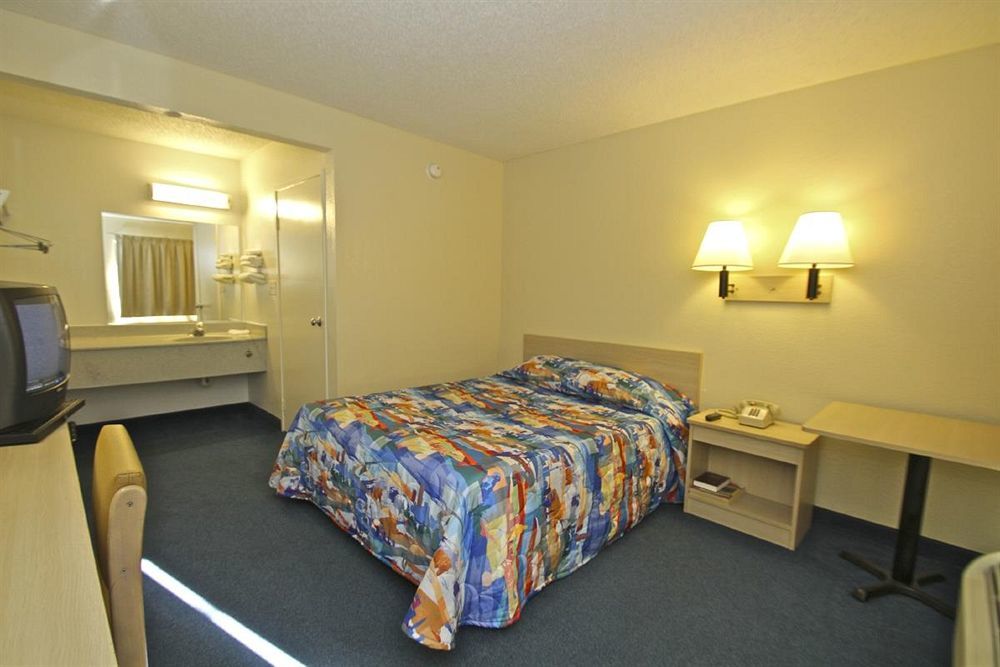 Hotel 6-modesto, Ca 3*